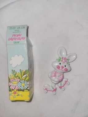 Avon White & Pink Floral Bunny Pull Toy Rapid Rabbit Full Glace NOS